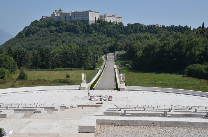 Cmentarz na Monte Cassino, Instytut POLONIKA