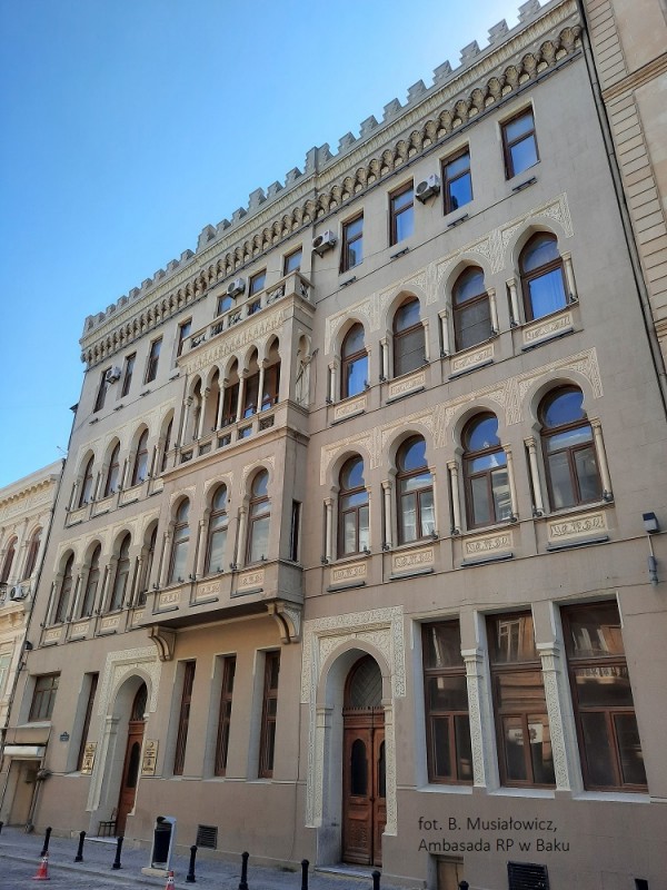 Otwórz galerię (9 fotografii) Dawny dom rodziny Rylskich w Baku | Instytut
