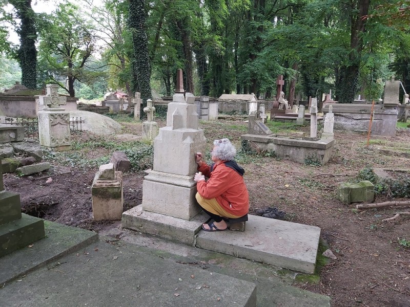 Remont i porządkowanie zabytkowych cmentarzy rzymskokatolickich w Kołomyi, Starym Siole i Zimnej Wodzie 2020