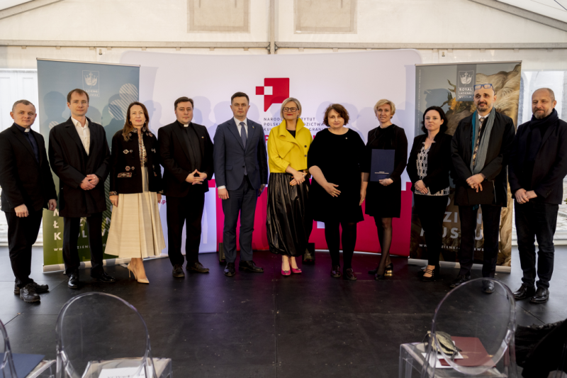 Otwórz galerię (44 fotografii) I otworzyło się niebo... - wernisaż wystawy