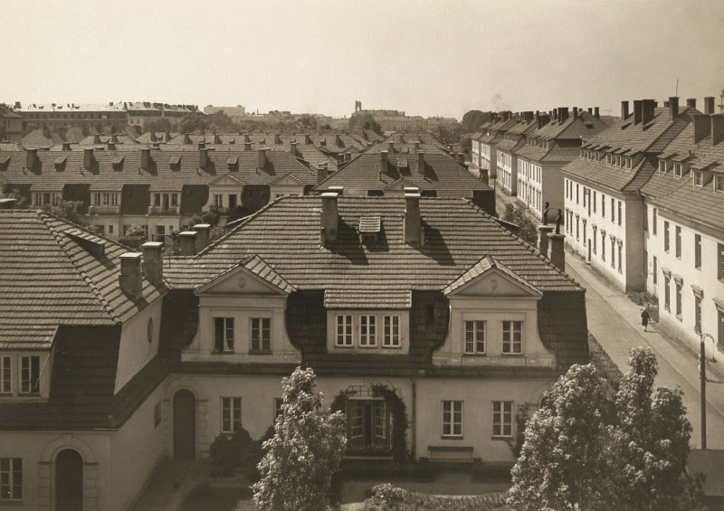 marian-lalewicz-kolonia-staszica-w-warszawie-widok-od-wschodu-1922 -fot -polona pl