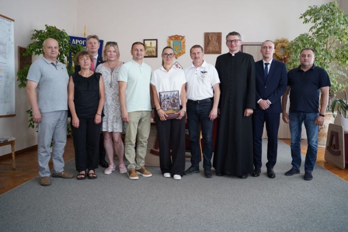 Otwórz zdjęcie Zdjęci delegacji Instytutu Polonika w Drohobyczu