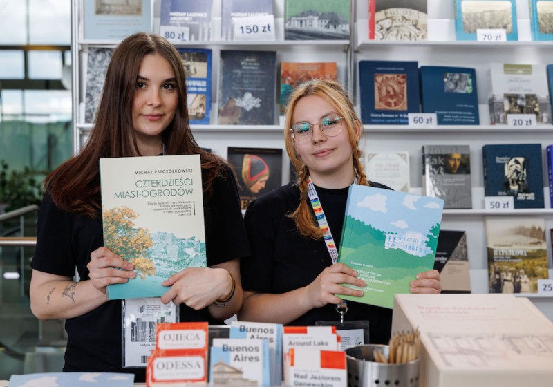 Jeszcze można odwiedzić stoisko Instytutu Polonika na Targach Książki