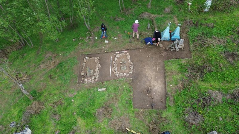 2Raszkow Badania archeologiczne widok z góry (8)