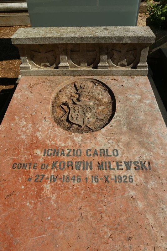 Korwin-nagrobek-Rovini-10